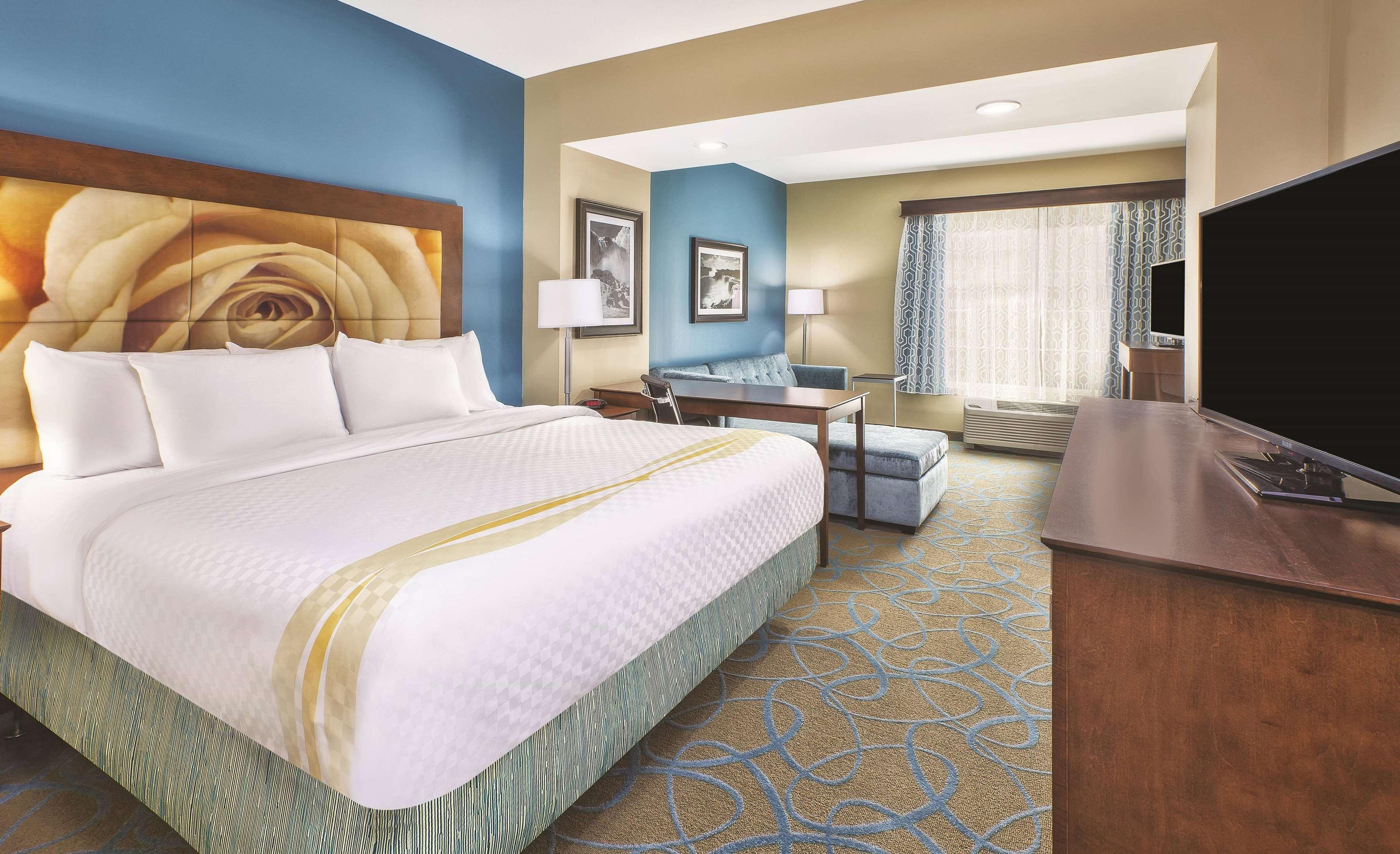 La Quinta By Wyndham Niagara Falls Exterior photo