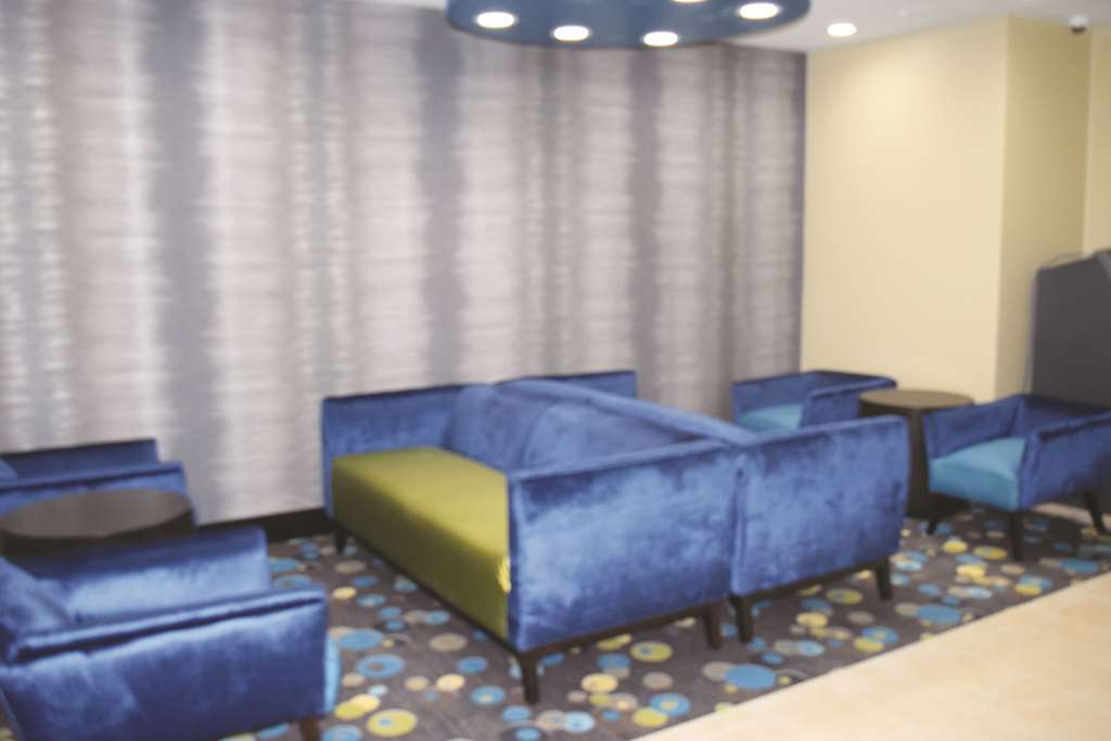 La Quinta By Wyndham Niagara Falls Interior photo